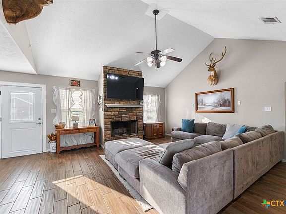 4th image of 809 Buttercup Dr
