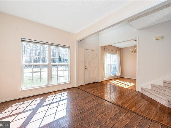 5th image of 575 Windsong Dr