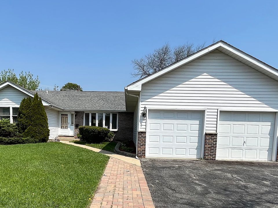 2130 10th St, Waukegan, IL 60085 Zillow