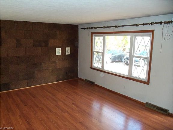 2nd image of 3362 Hiwood Ave