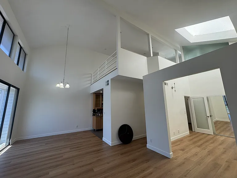 13331 Moorpark St #336 — Photo 2