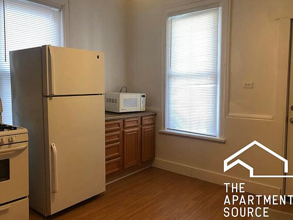 3rd image of 3916 N Ashland Ave #2R
