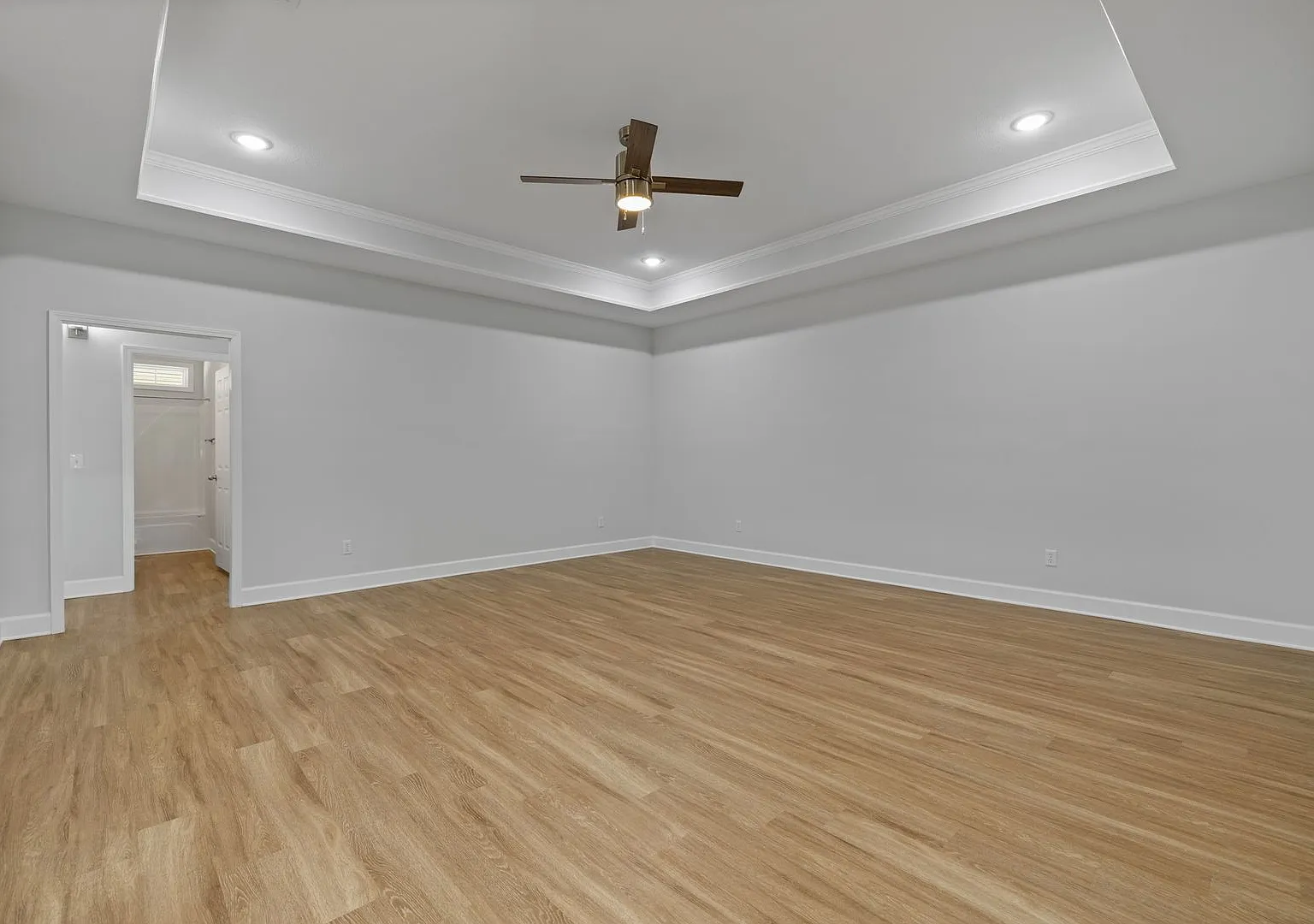 Newer Luxury Townhouse — Photo 3