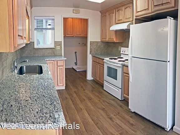 5th image of 636 Vasona Ave