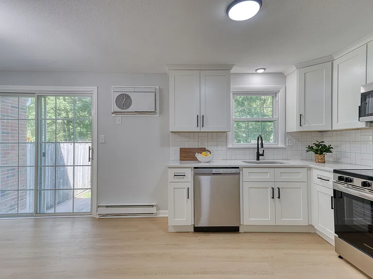 45 Brandywine Ln — Photo 6