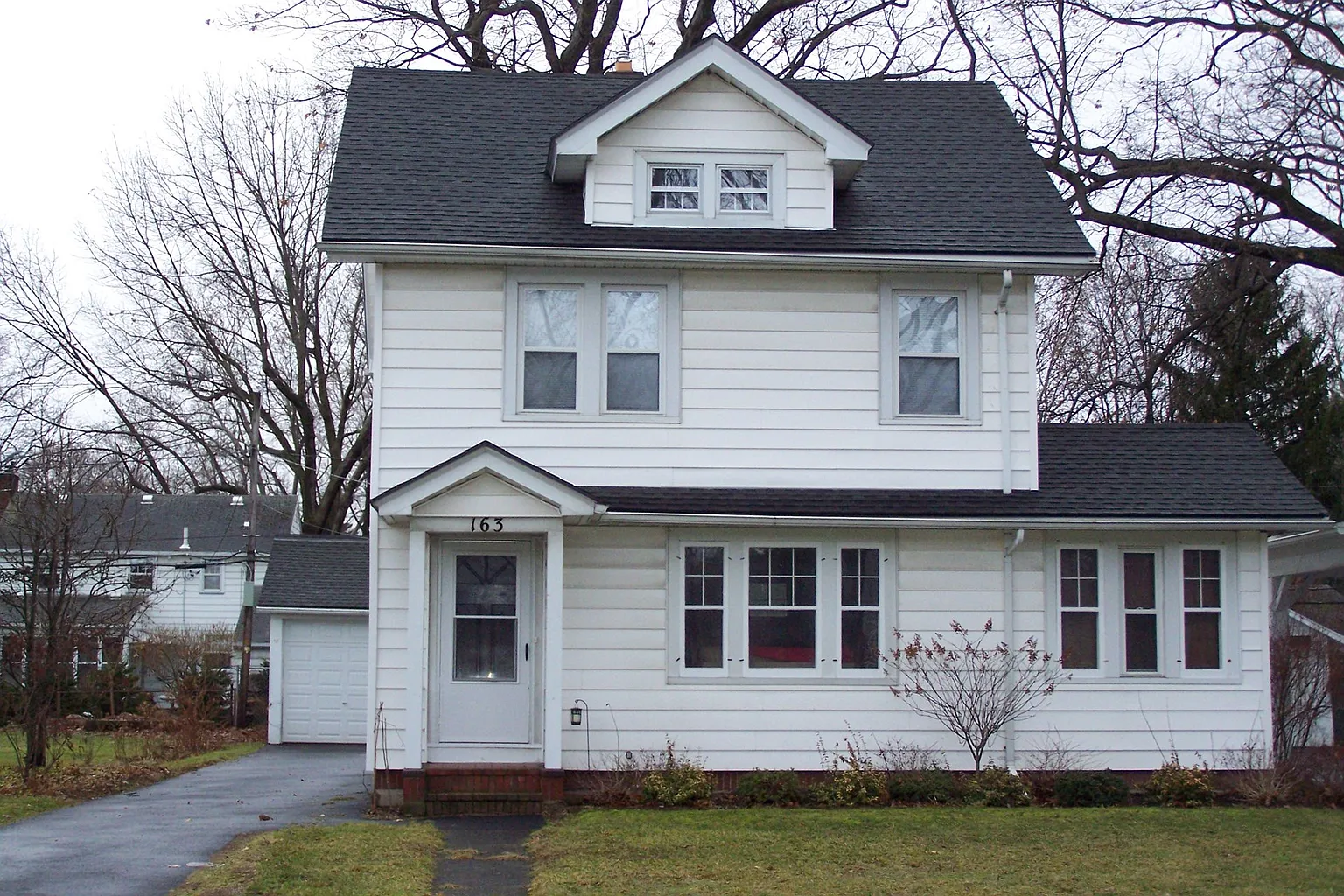 163 Seville Dr photo 1