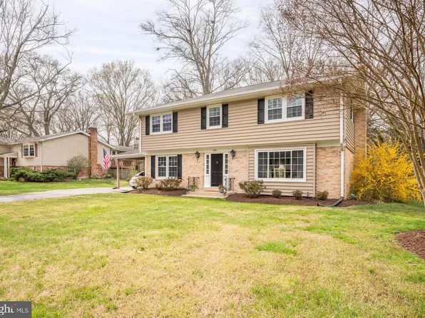 8700 Falkstone Ln, Alexandria, VA 22309