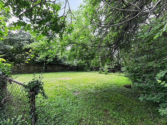 3rd image of 6331 Stover Ave