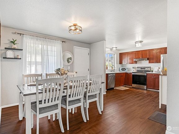2nd image of 125 Place NE