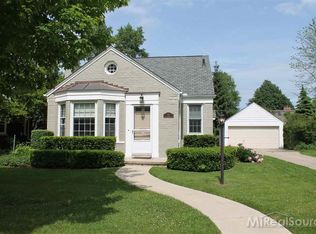 746 Loraine St, Grosse Pointe, MI 48230