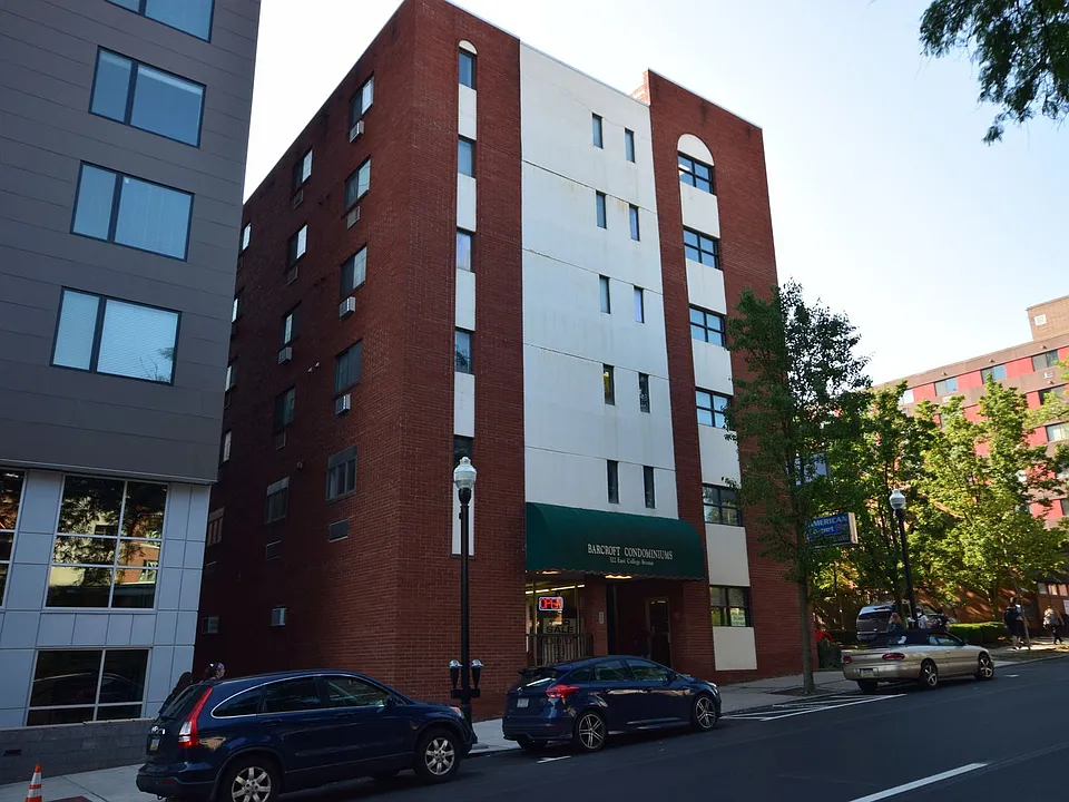 522 E College Ave #305