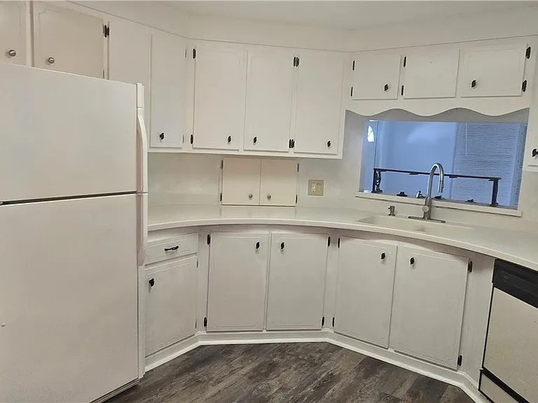612 Pine Grove Ct — Photo 11