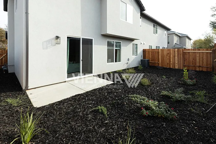 5843 Del Campo Ln — Photo 29