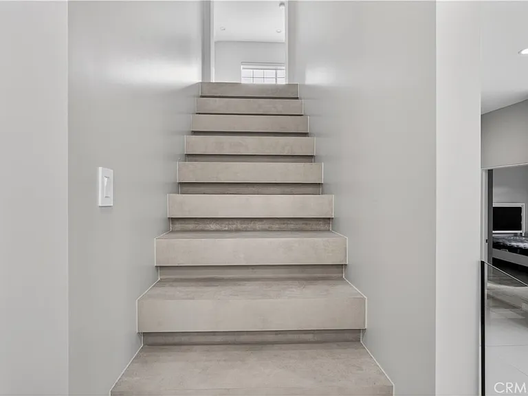 10510 Helendale Ave — Photo 50