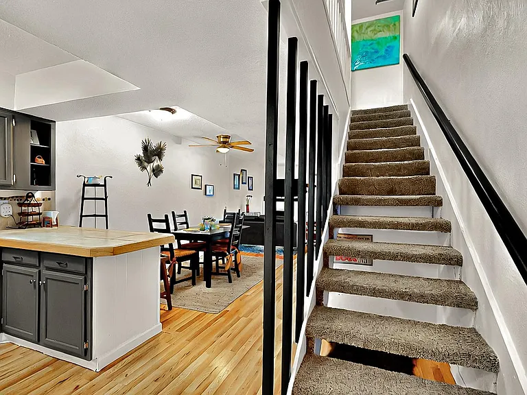 2732 Calle Anna Jean #D — Photo 2