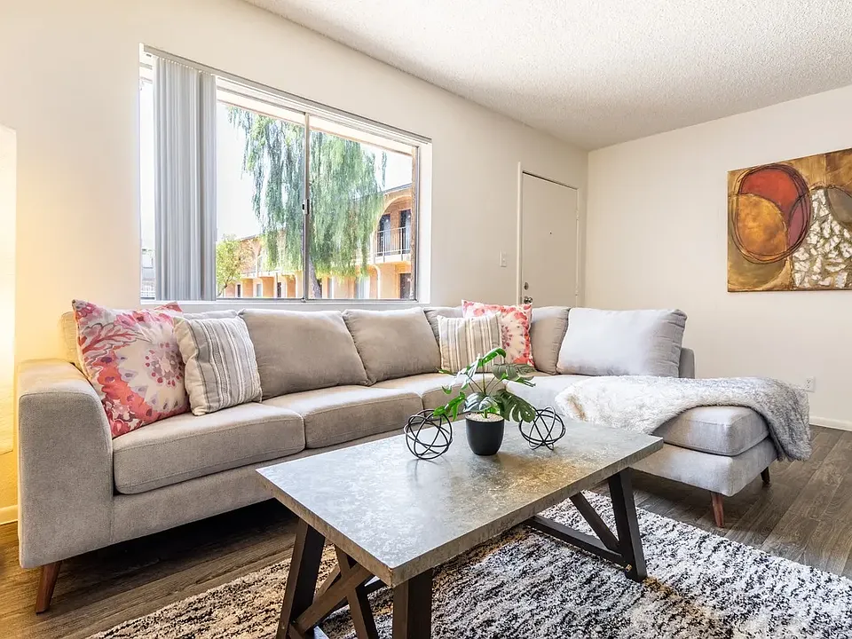 Courtyard at Encanto Apartments