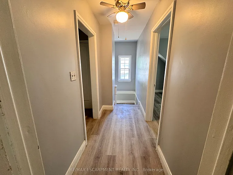 46 Plains Rd E #UPPER — Photo 20