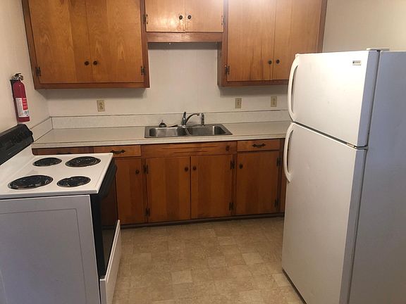 2nd image of 468 Circle Dr #468