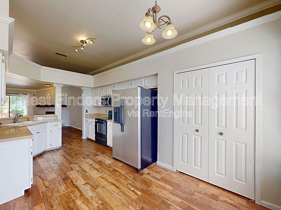 4th image of 4434 Cobblefield Cir W