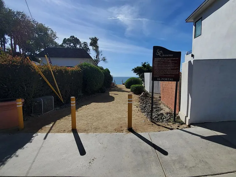 1202 Buena Vista — Photo 23