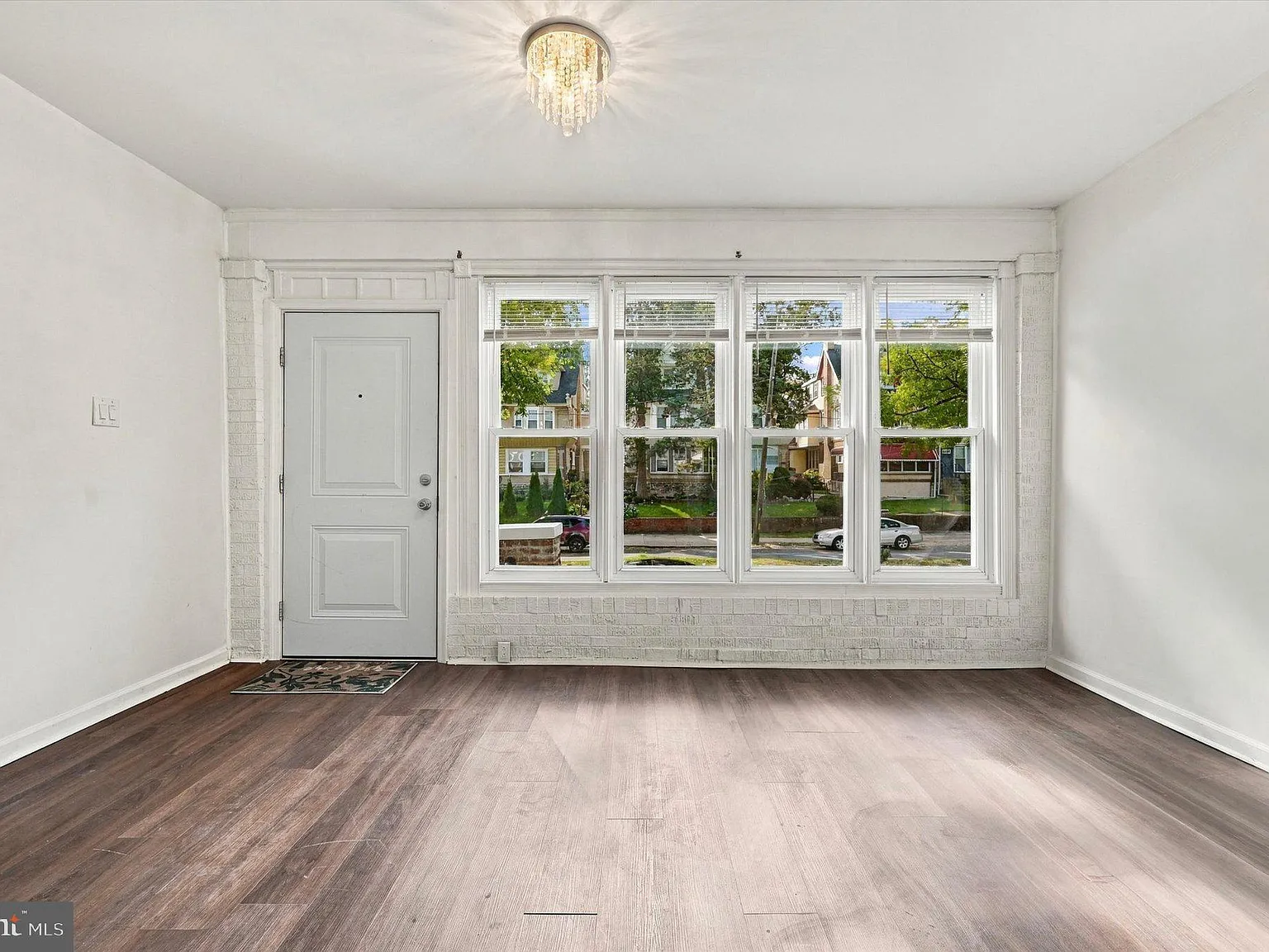 4 bed, 2.5 bath, 1342 sqft, $2,000 — Photo 4