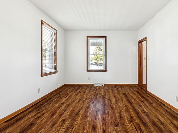 3rd image of 392 W Exchange St
