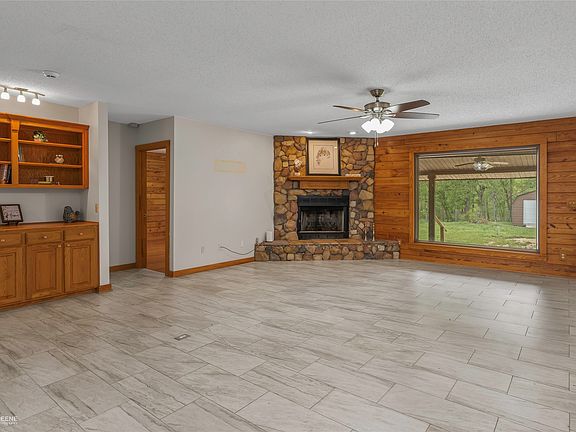 4th image of 184 Hall Rd