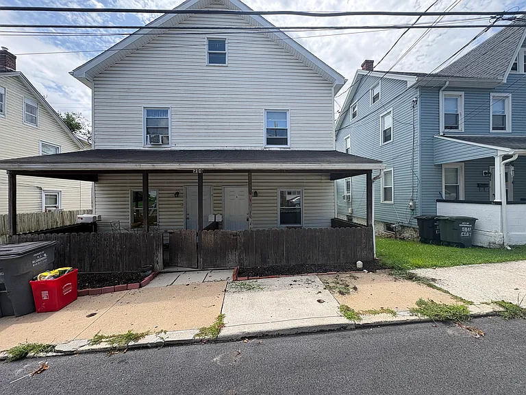 1 bed, 1.0 bath, 560 sqft, $875 — Photo 1