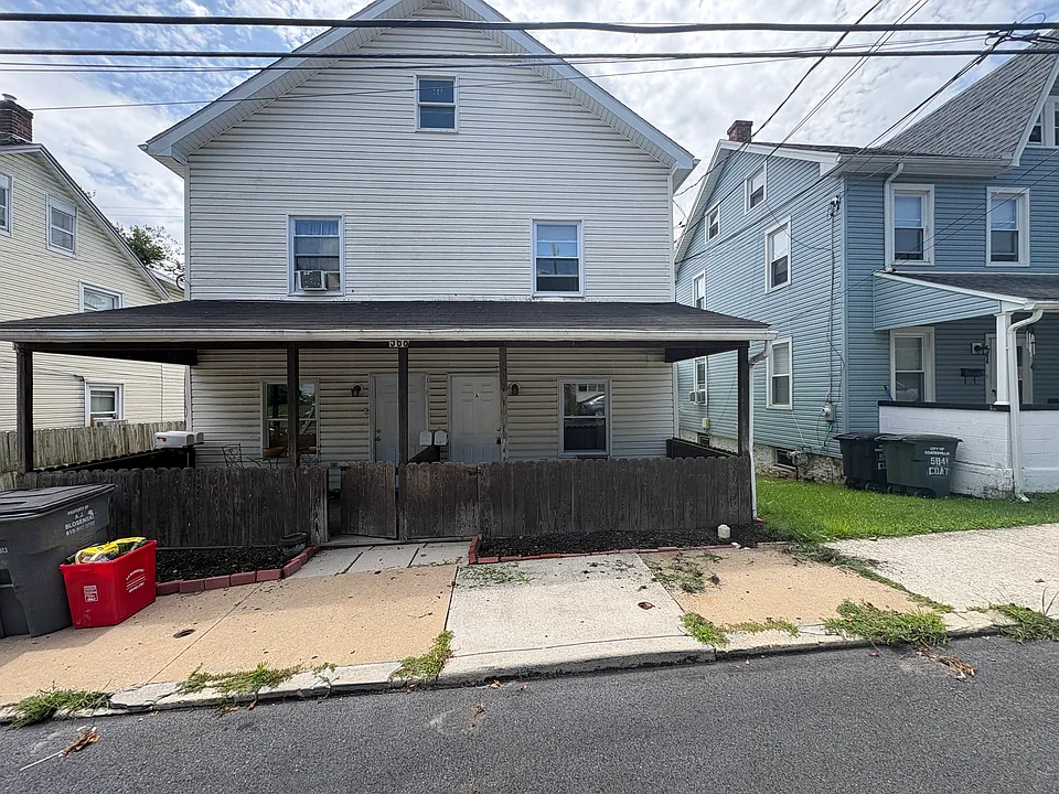 588 Coates St