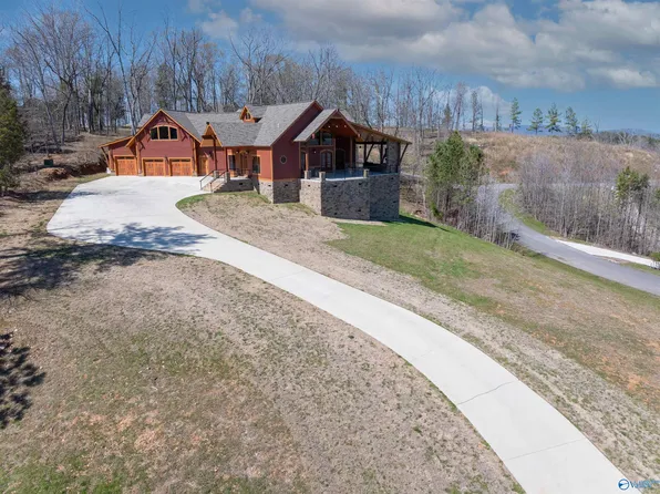 750 Monte Sano Dr, Scottsboro, AL 35769