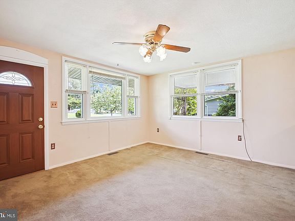 4th image of 205 Otis Dr