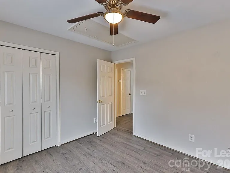 8946 Chalkstone Rd — Photo 29