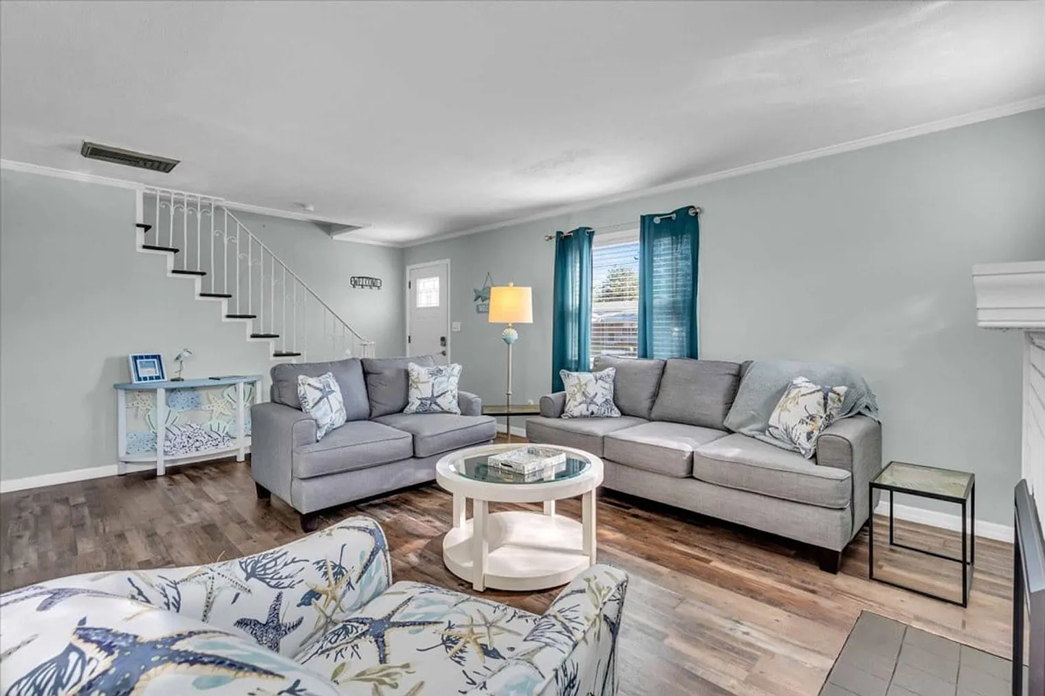 3 bed, 2.0 bath, $4,026 — Photo 3