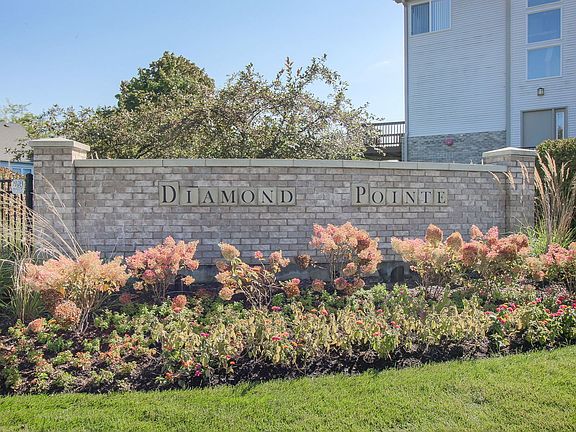 2nd image of 672 Diamond Pointe Dr