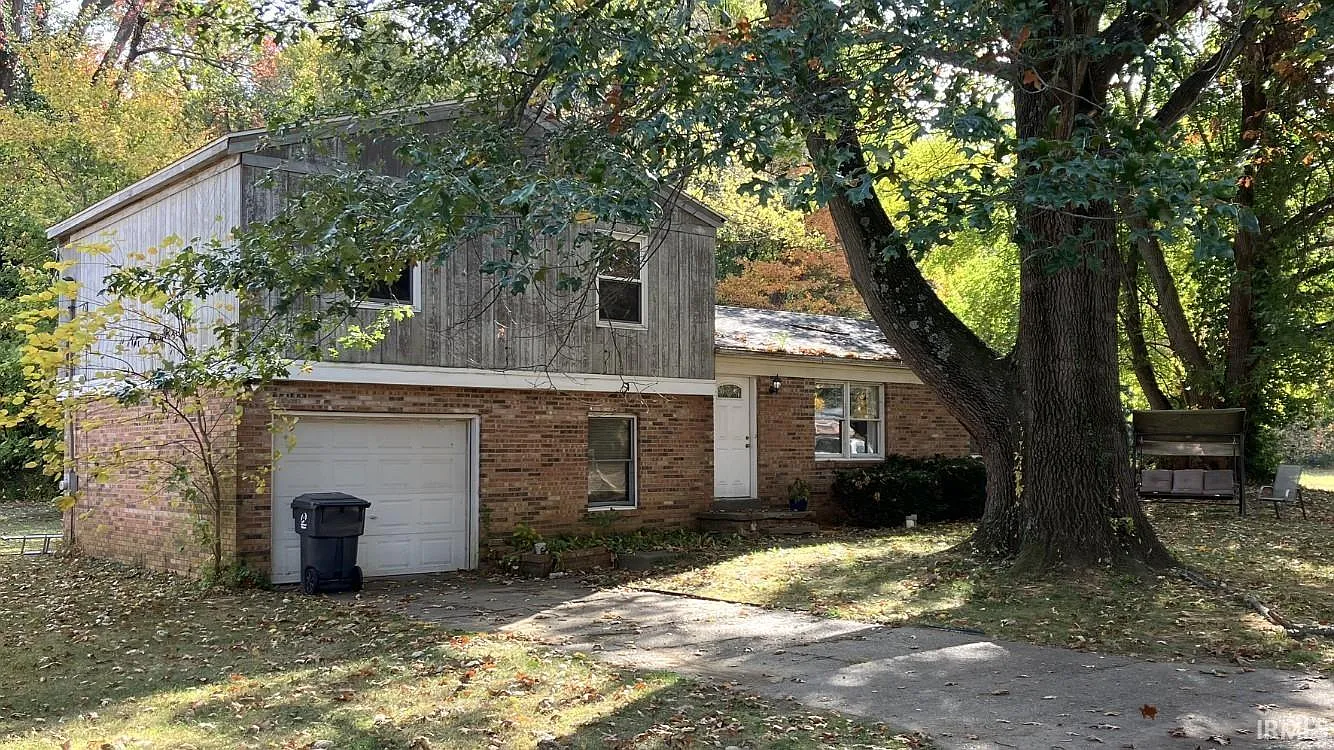 2048 Capella Ave photo 1
