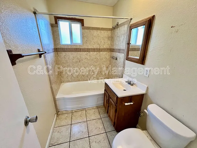 1720 Cherry Ave — Photo 8