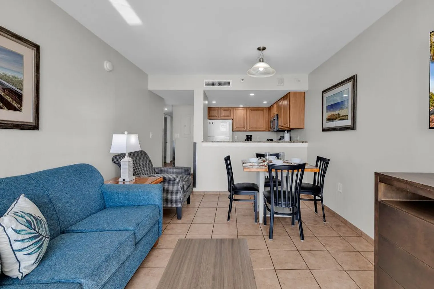 2 bed, 2.0 bath, 796 sqft, $4,566 — Photo 3