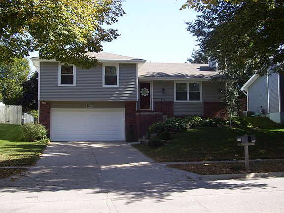 2nd image of 5930 Queens Dr