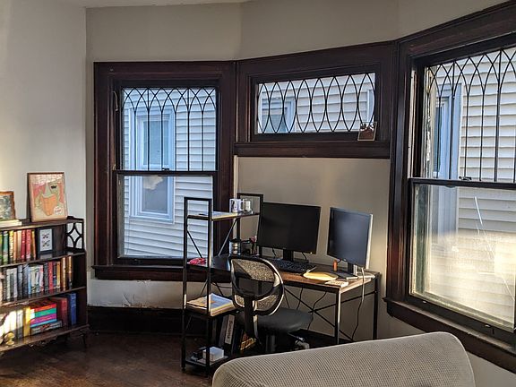3rd image of 299 Richmond Ave #1