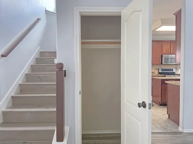 10038 Barr Lake Dr — Photo 12