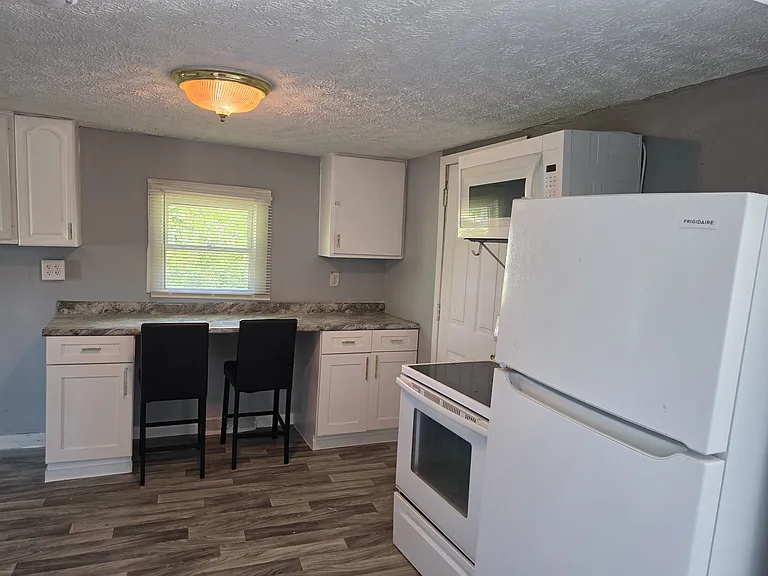 2124 Arthur Ave — Photo 20