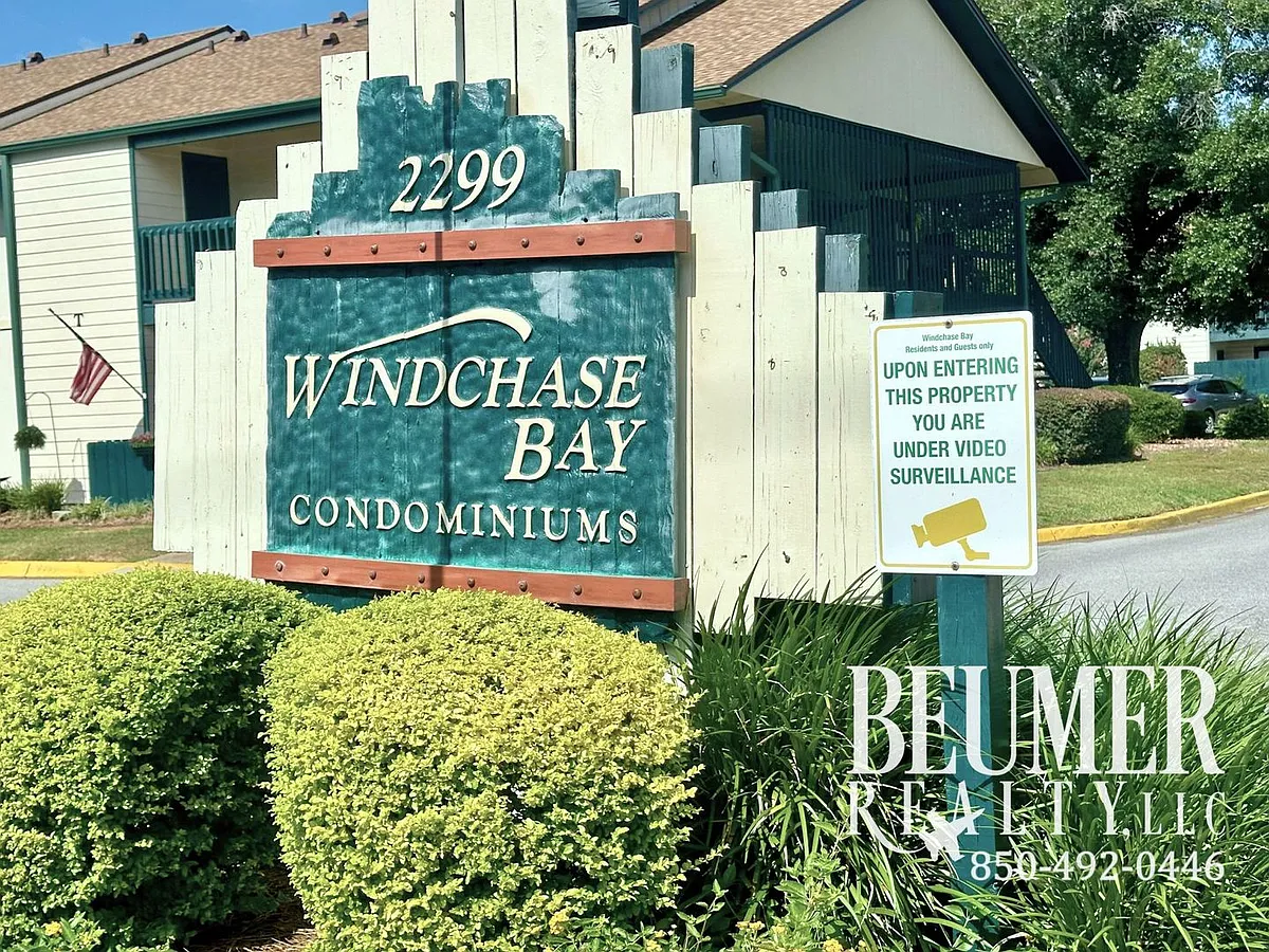Photo 2 of 28 - 2299 Scenic Highway Cir #8 - Pensacola, FL Building Photo - 2299 Scenic Highway Cir #8