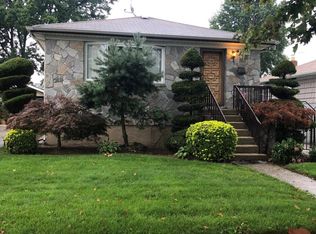 44 Guenther Ave, Valley Stream, NY 11580