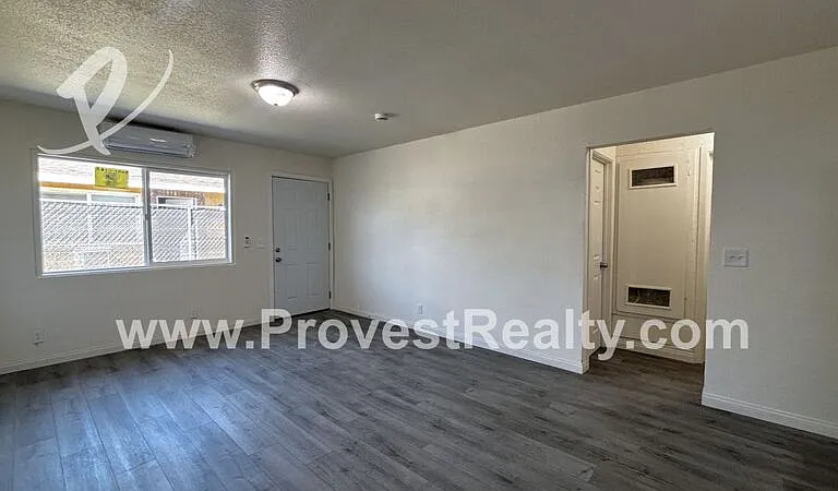 11800 White Ave #7 — Photo 5