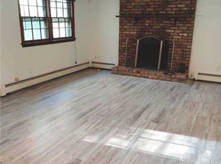 205 Connetquot Rd, Oakdale, NY 11769