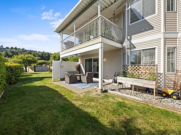 3rd image of 1973 Winfield Dr #27