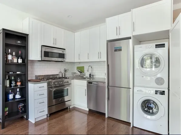 871 Park Pl APT 2F, Brooklyn, NY 11216