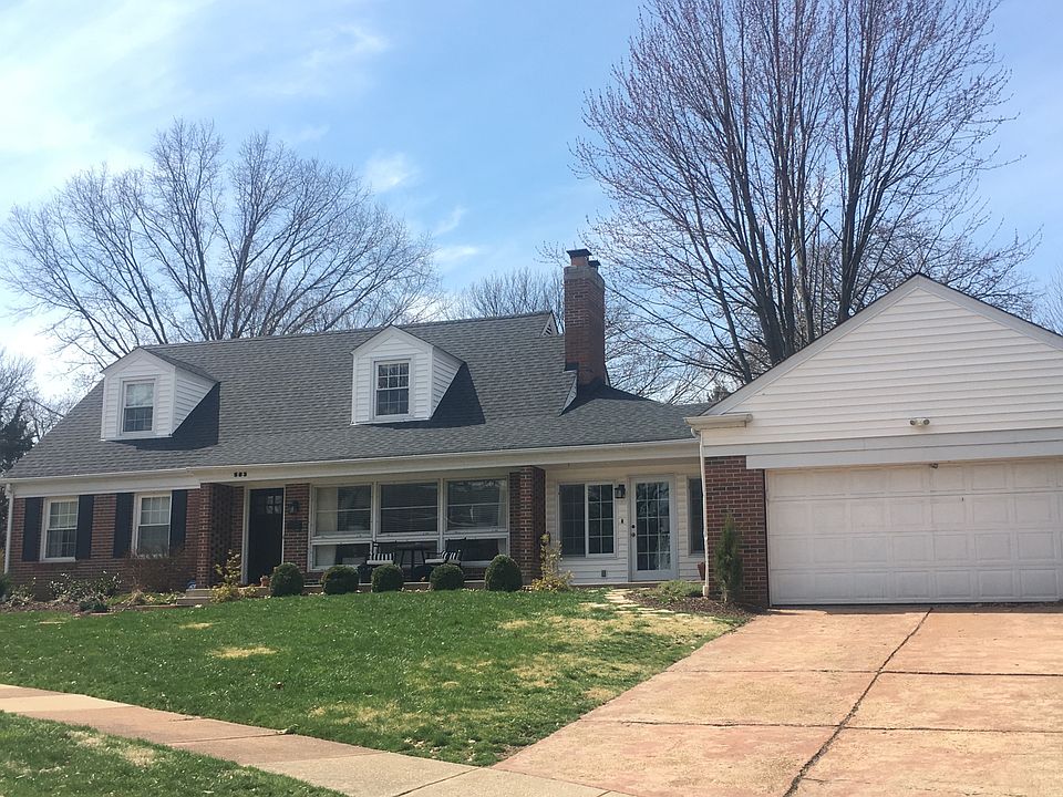 2nd image of 583 Hollywood Pl