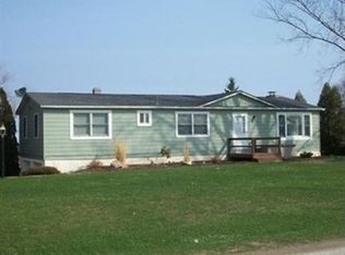 11942 Middle Rd, North East, PA 16428