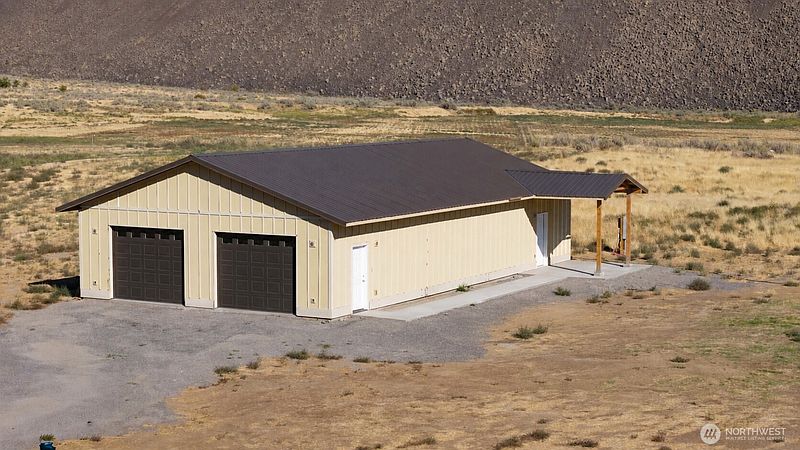4th image of 1050 Palisades Road